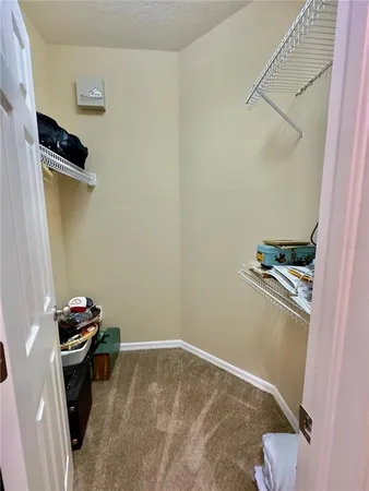 $2,400 | 10222 Devonshire Lake Drive, Tampa, FL 33647