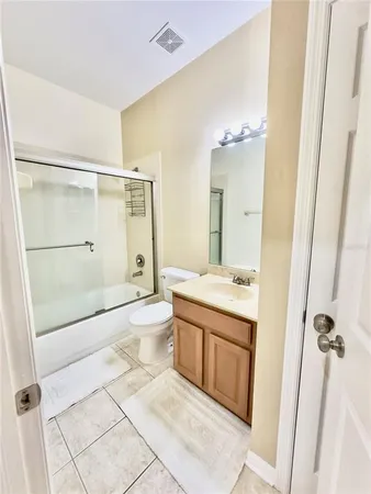 $2,400 | 10222 Devonshire Lake Drive, Tampa, FL 33647