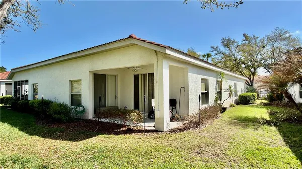 $2,400 | 10222 Devonshire Lake Drive, Tampa, FL 33647