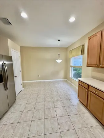 $2,400 | 10222 Devonshire Lake Drive, Tampa, FL 33647