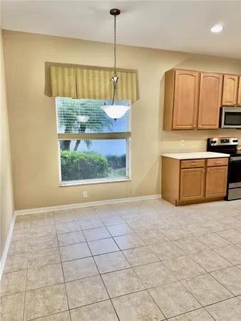 $2,400 | 10222 Devonshire Lake Drive, Tampa, FL 33647