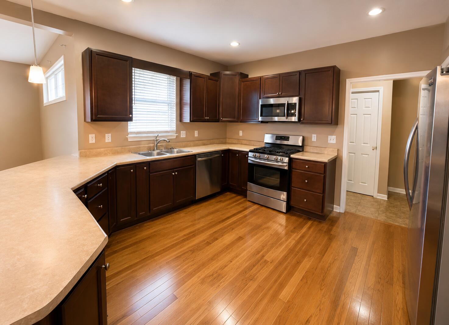1302 Bobolink Road Valparaiso, IN 46383 - Photo 4 of 15 1474x1067