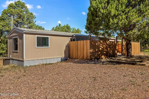 $189,500 | 3466 Evergreen Drive, Overgaard, AZ 85933