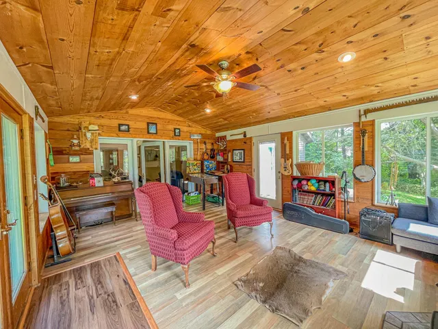 $489,900 | 9205 Woehrle Lane, Marshfield, WI 54449