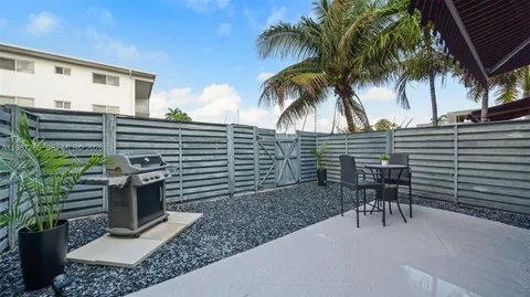 $459,000 | 1501 Southeast 15th Street, Unit 32, Fort Lauderdale, FL 33316