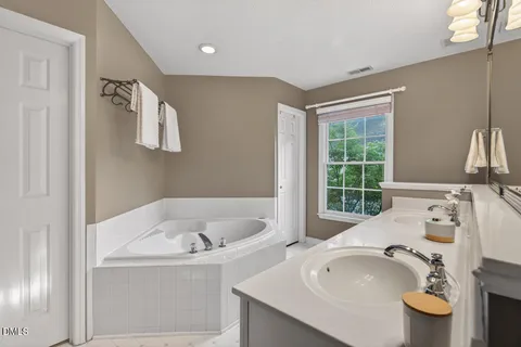 $689,000 | 115 Lonebrook Drive, Chapel Hill, NC 27516