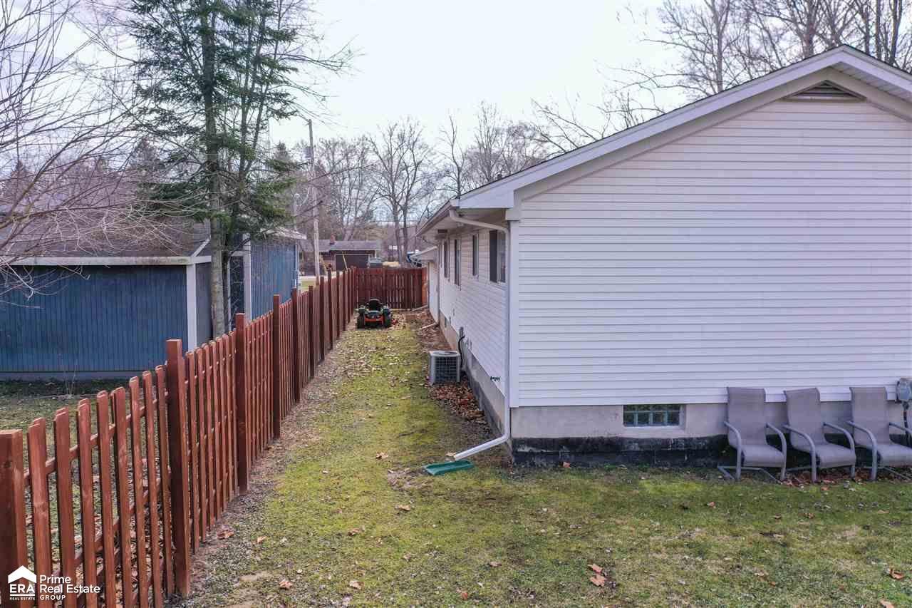6309 Lapeer Road Burton, MI 48509 - Photo 53 of 61 50068535-57.JPG