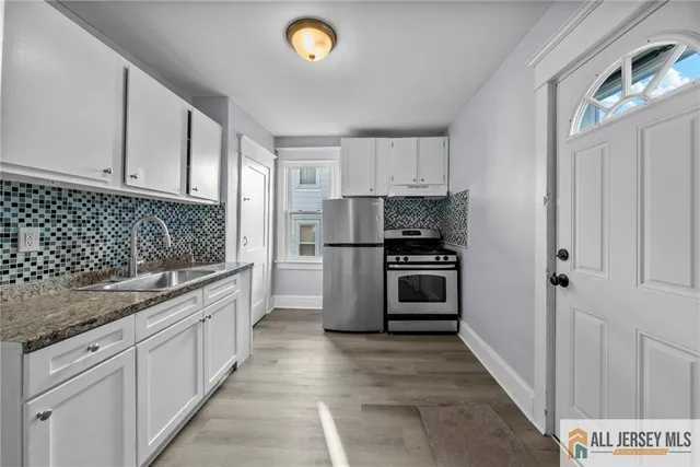 $1,800 | 74 Andrew Street, Hamilton, NJ 08610