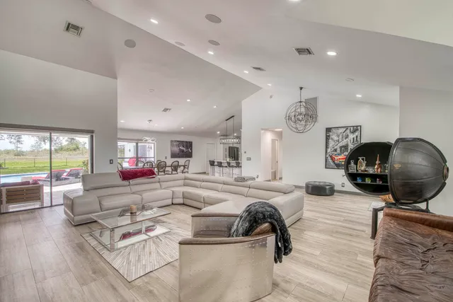 $14,000 | 34 Dunbar Road, Palm Beach Gardens, FL 33418