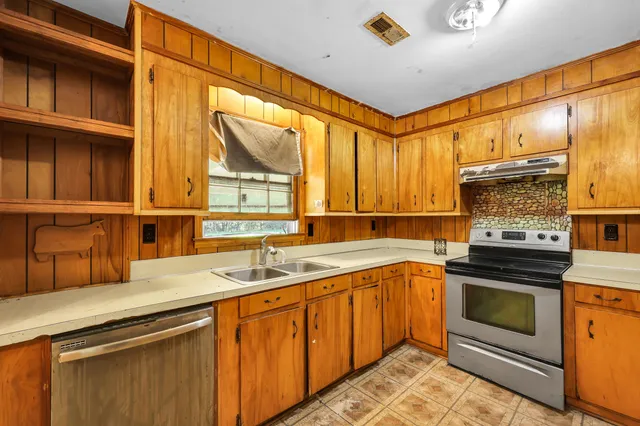 $300,000 | 601 Levee Drive, Moncks Corner, SC 29461