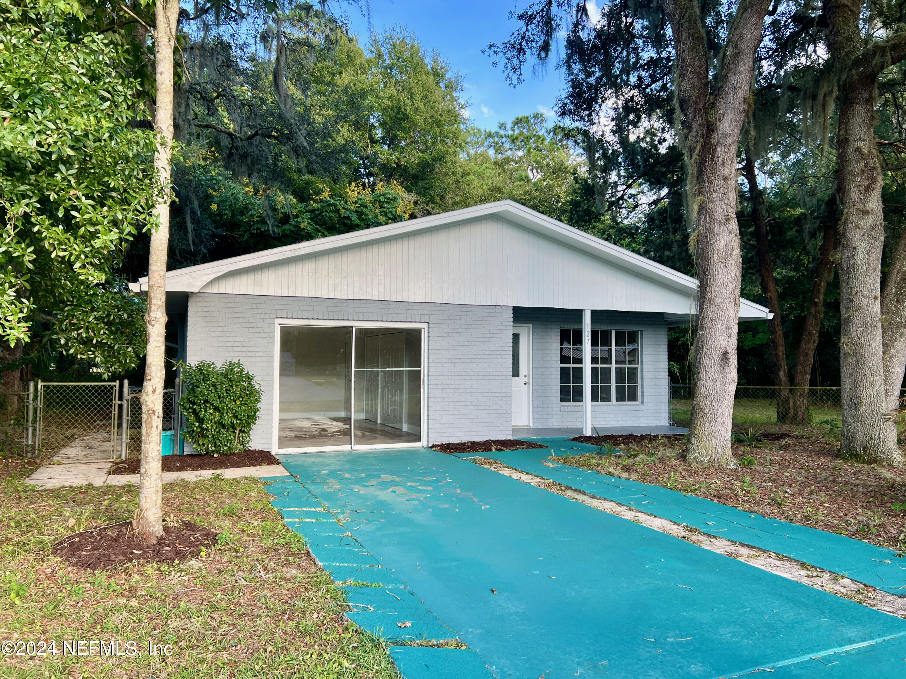 127 Park Road Interlachen, FL 32148 - Photo 2 of 11 IMG_9104