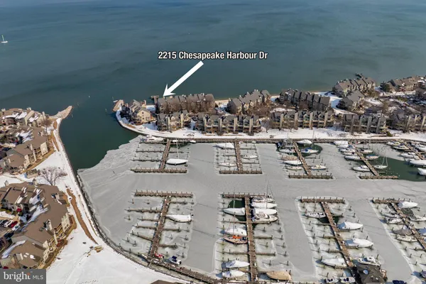 a view of a very nice looking dining room