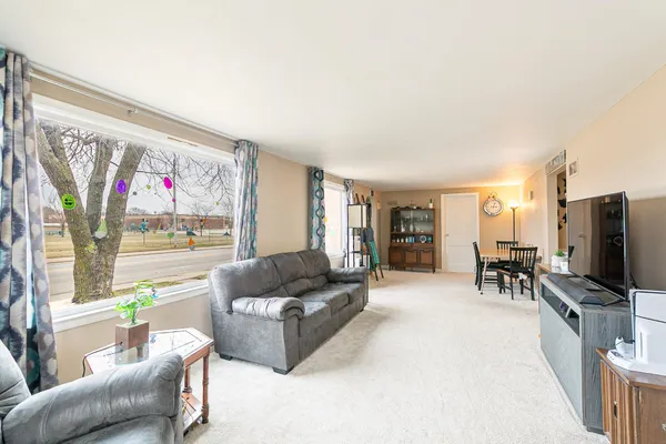 $274,500 | 1105 Madison Street, Little Chute, WI 54140