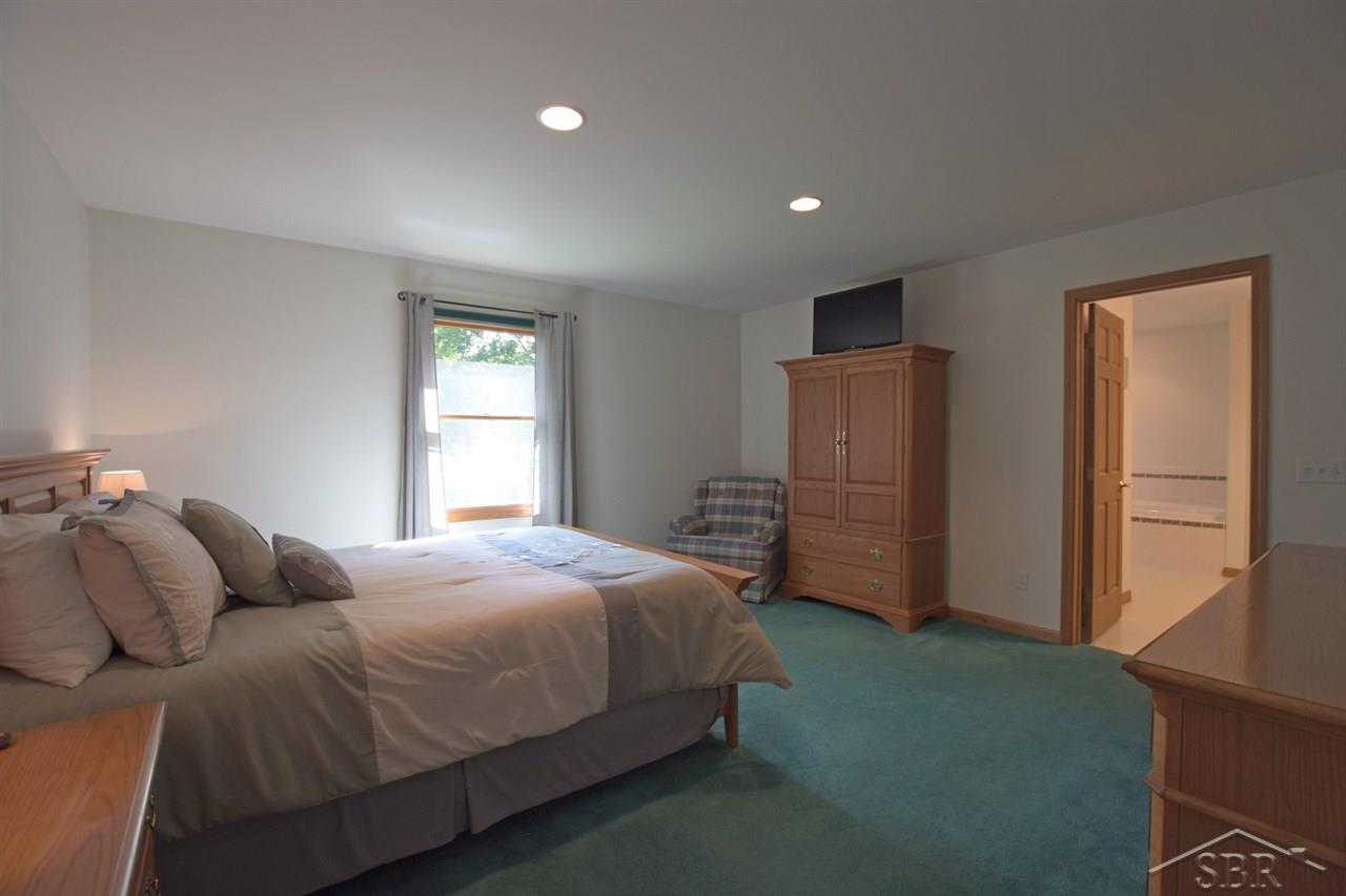 7077 Sunningdale Road Saginaw, MI 48604 - Photo 16 of 26 31332323-15.JPG