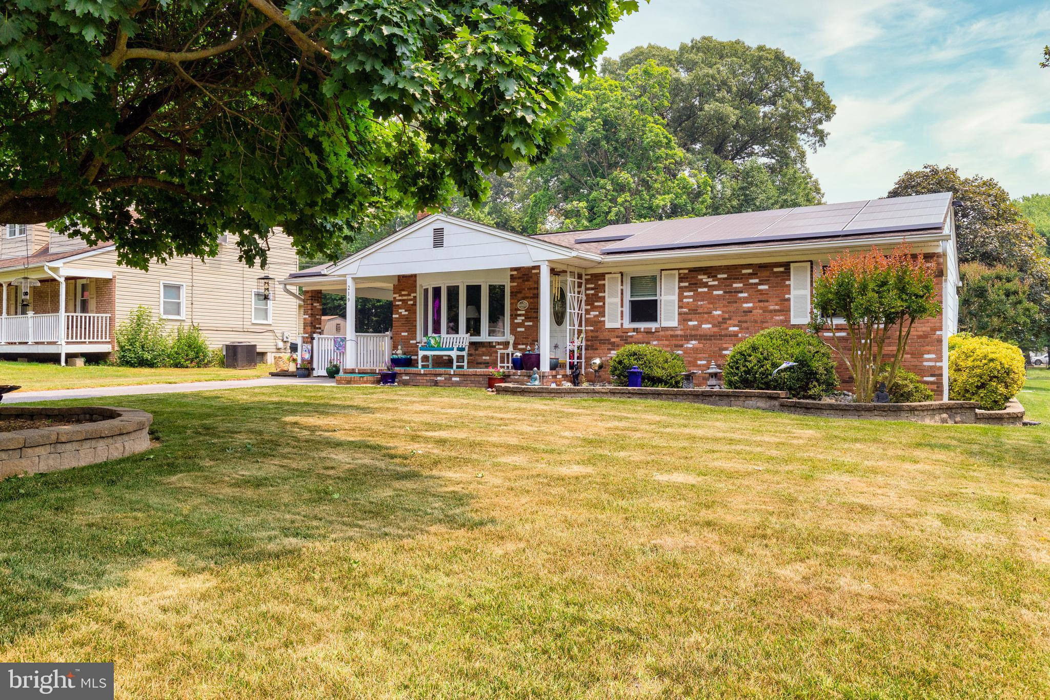 219 Oak Drive Pasadena, MD 21122 - Photo 2 of 43