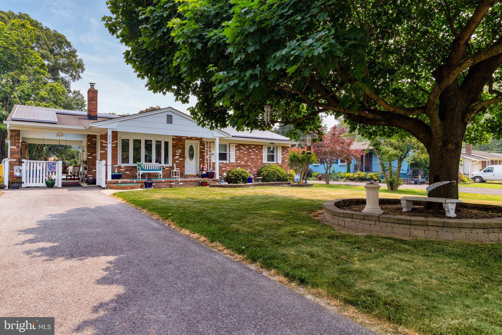 219 Oak Drive Pasadena, MD 21122 - Photo 3 of 43