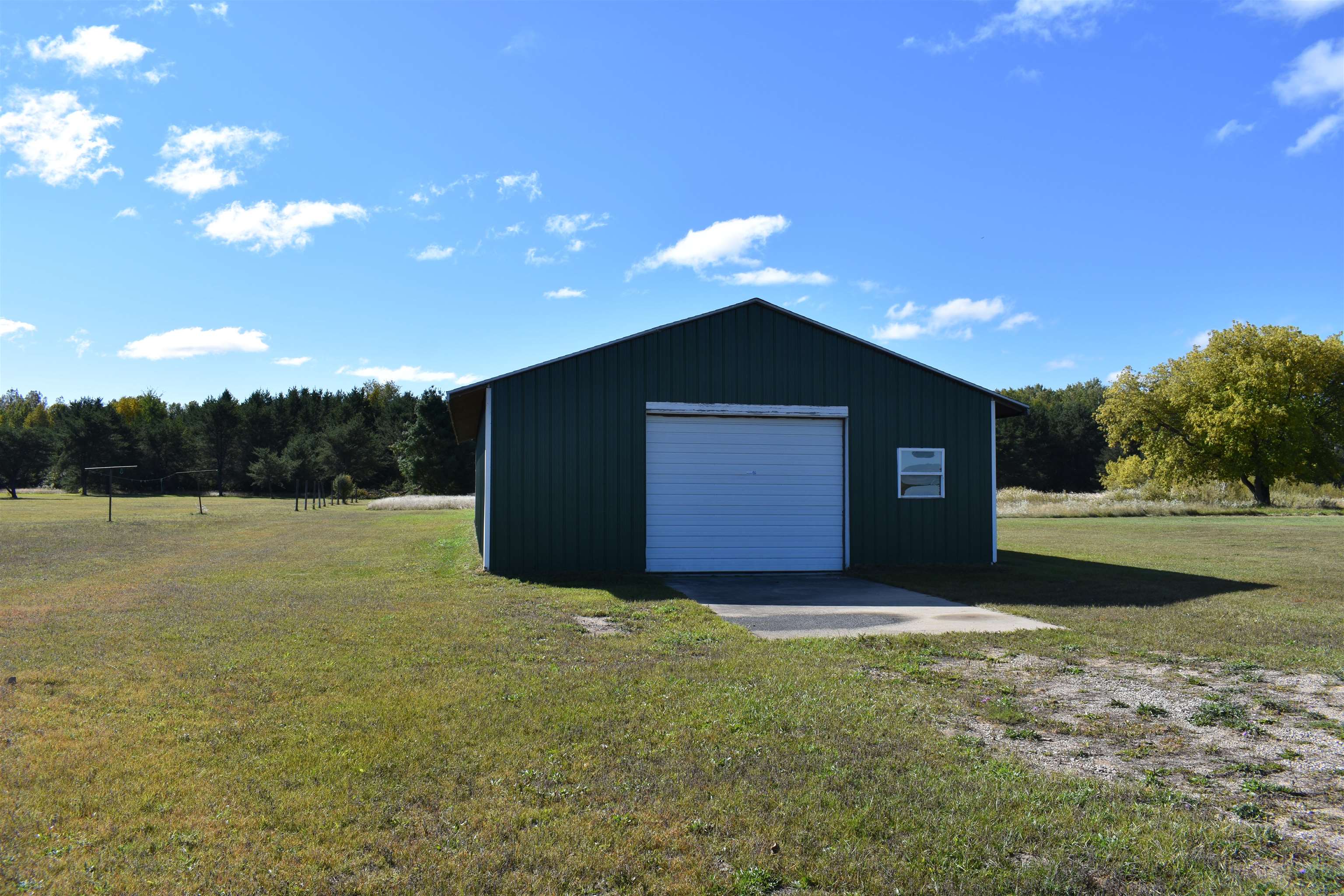 2616 School Road Alger, MI 48610 - Photo 37 of 52 1905550-36.JPG