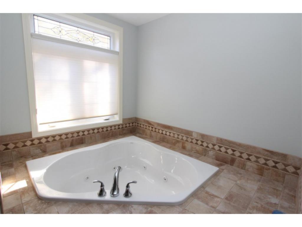 33 Northland Road Windham, NH 03087 - Photo 10 of 18 Gallery Image 10
