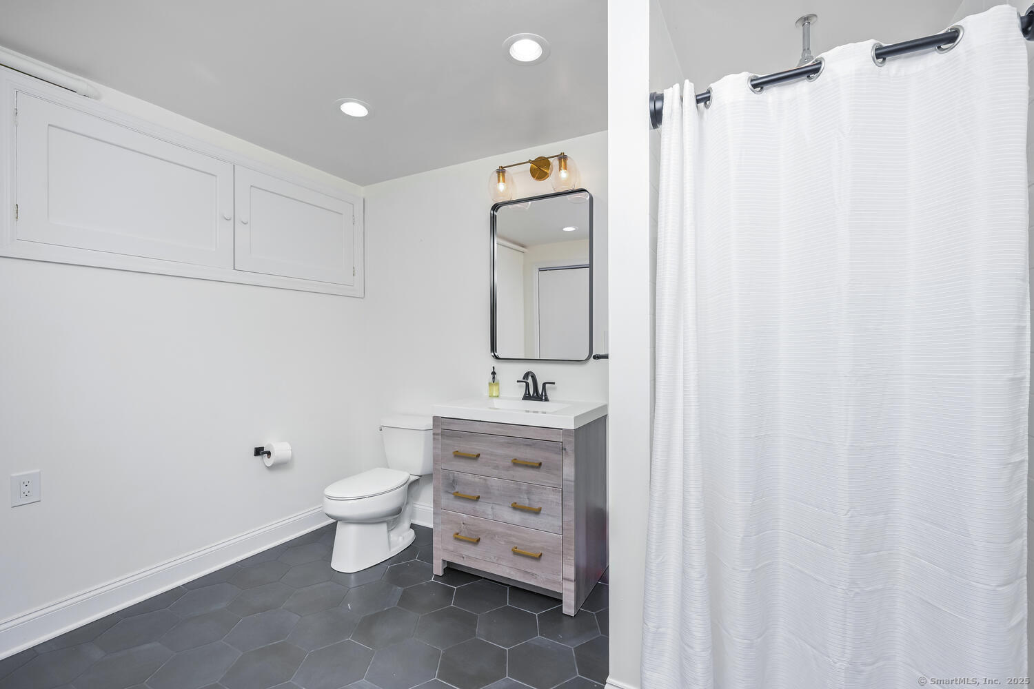 19 Georgian Lane Darien, CT 06820 - Photo 29 of 40