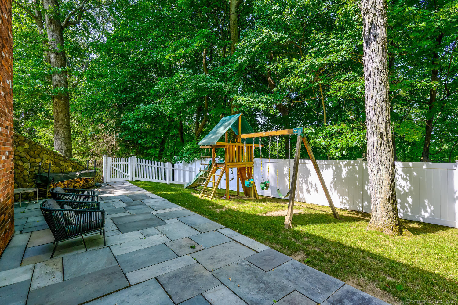 19 Georgian Lane Darien, CT 06820 - Photo 34 of 40