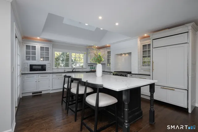 $3,195,000 | 19 Georgian Lane, Darien, CT 06820