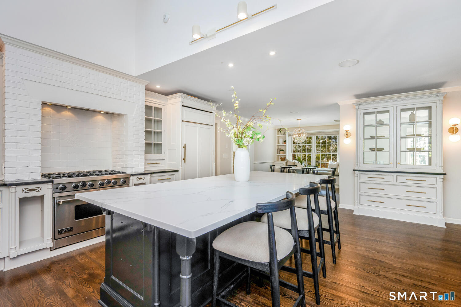 19 Georgian Lane Darien, CT 06820 - Photo 7 of 40