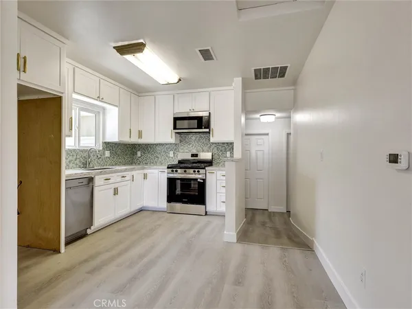 $649,950 | 1204 East Smith Place, Long Beach, CA 90806