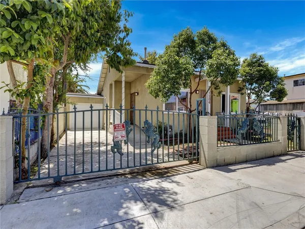 $649,950 | 1204 East Smith Place, Long Beach, CA 90806