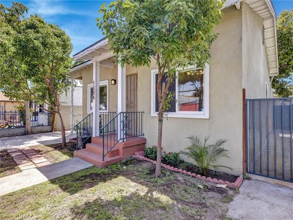 $649,950 | 1204 East Smith Place, Long Beach, CA 90806