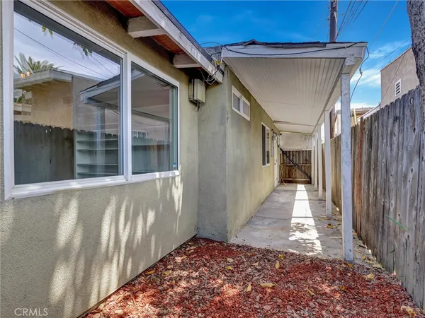 $649,950 | 1204 East Smith Place, Long Beach, CA 90806
