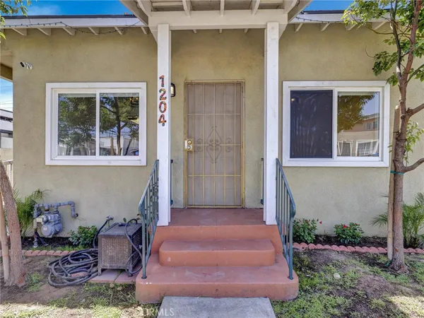$649,950 | 1204 East Smith Place, Long Beach, CA 90806