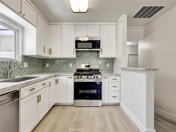 $649,950 | 1204 East Smith Place, Long Beach, CA 90806