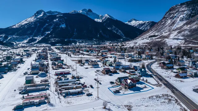 a view of a water fountain