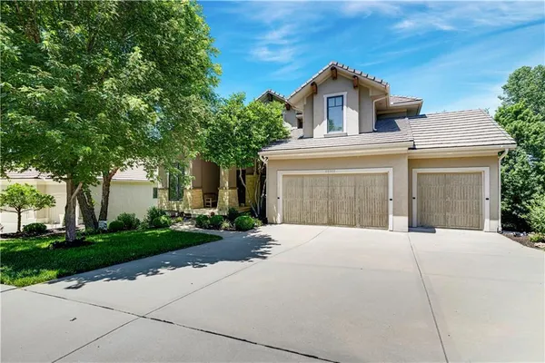 $750,000 | 25312 West 96th Terrace, Lenexa, KS 66227