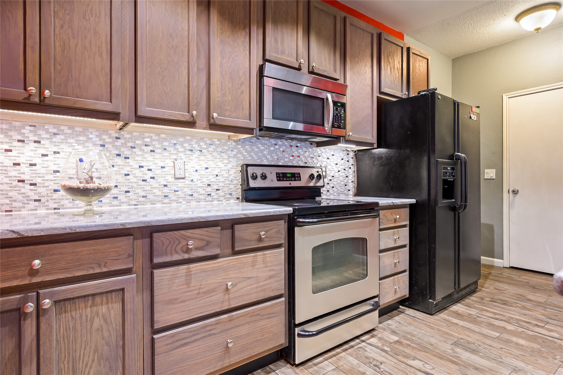 4001 Tanglewilde Street, Unit 404 Houston, TX 77063 - Photo 6 of 25