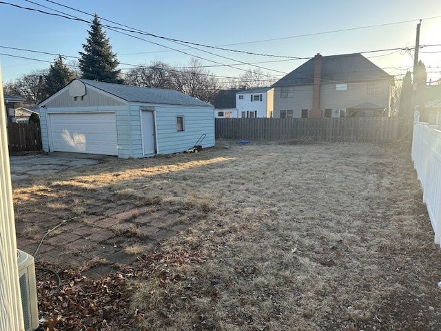 519 North Forest Avenue Mount Prospect, IL 60056 - Photo 19 of 20 a view of a garage
