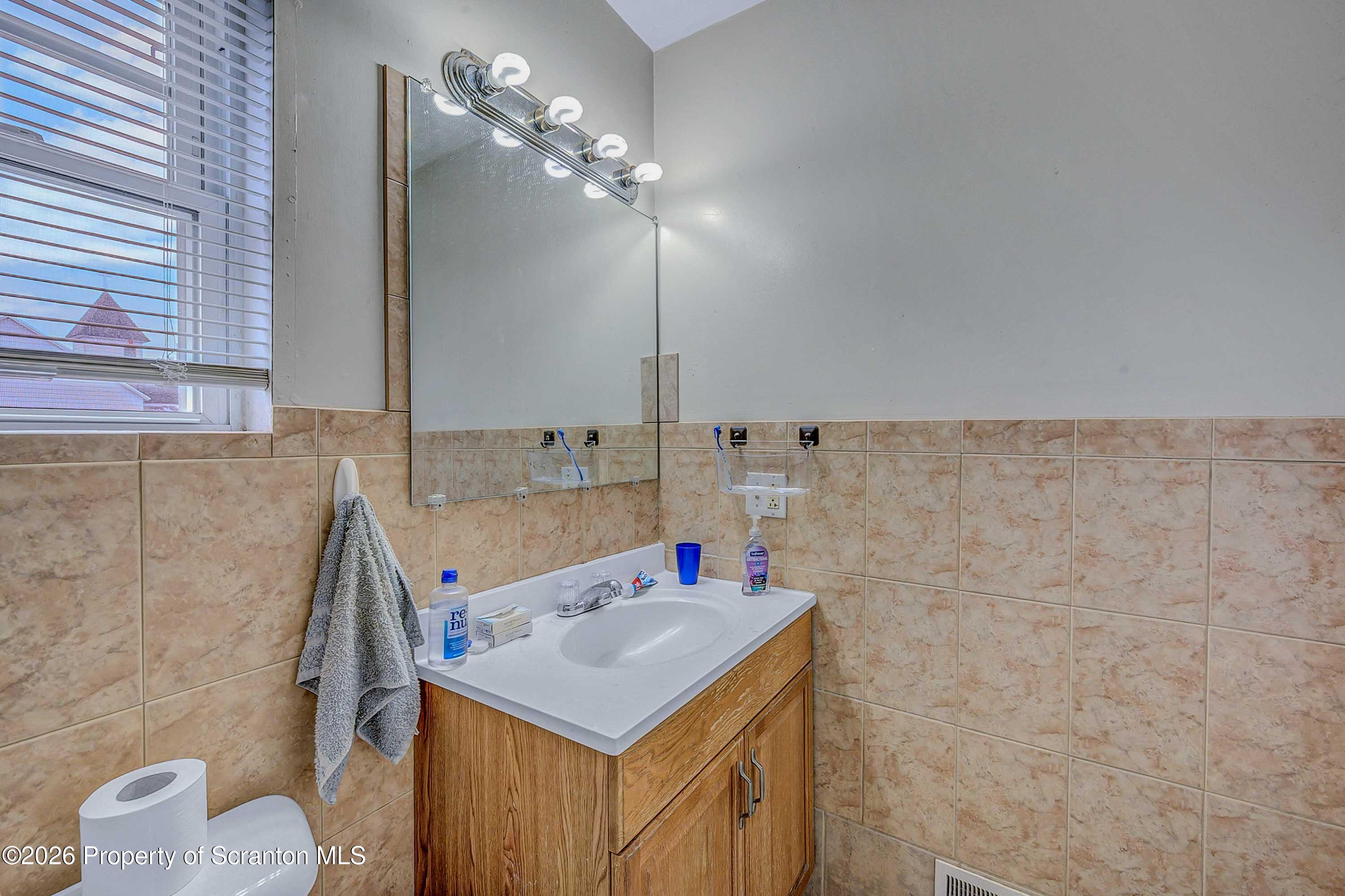 1535 Bulwer Street Scranton, PA 18504 - Photo 13 of 28 Bulwer -13