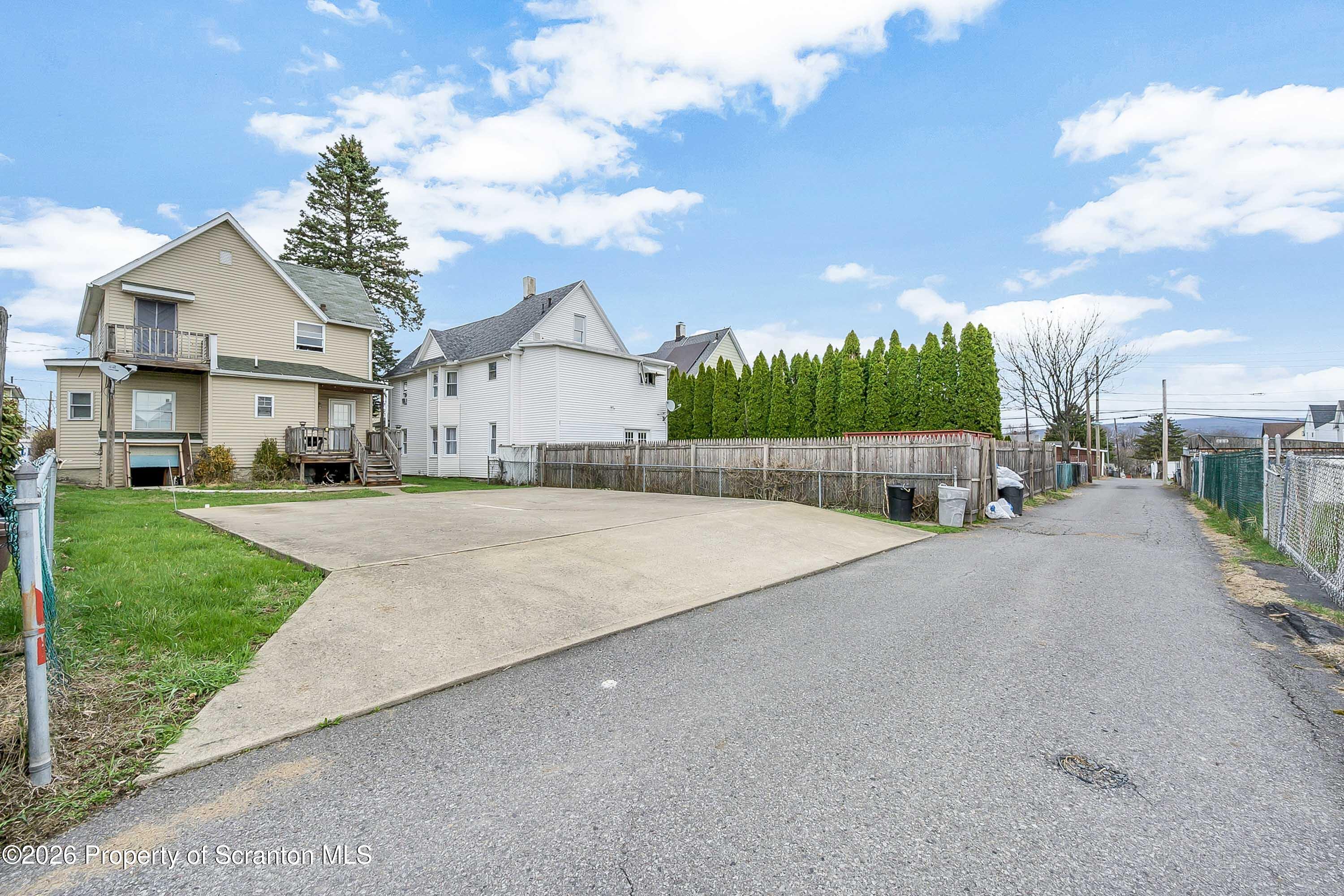 1535 Bulwer Street Scranton, PA 18504 - Photo 8 of 28 Bulwer -8