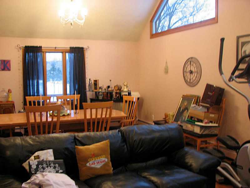 86 Thomas Lane Cranston, RI 02921 - Photo 5 of 17 Dining Room.