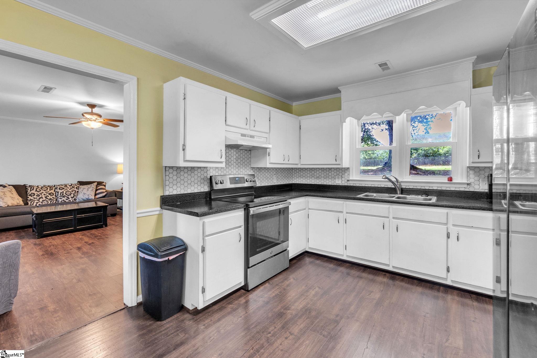 202 Green Meadows Circle Fountain Inn, SC 29644 - Photo 12 of 31