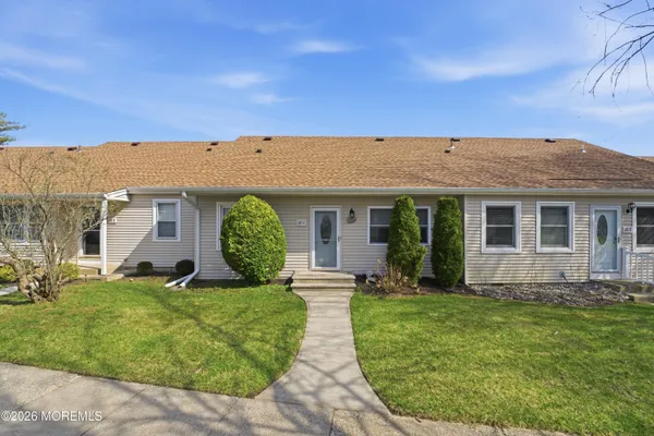 $335,000 | 110 Henley Court, Unit C, Freehold, NJ 07728