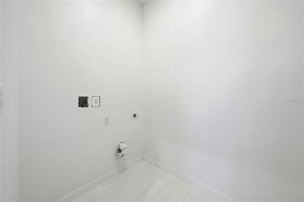 620 Titcomb Street Eustis, FL 32726 - Photo 16 of 30 a view of a small space