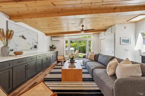 $1,395,000 | 384 Hibiscus Way, San Rafael, CA 94903
