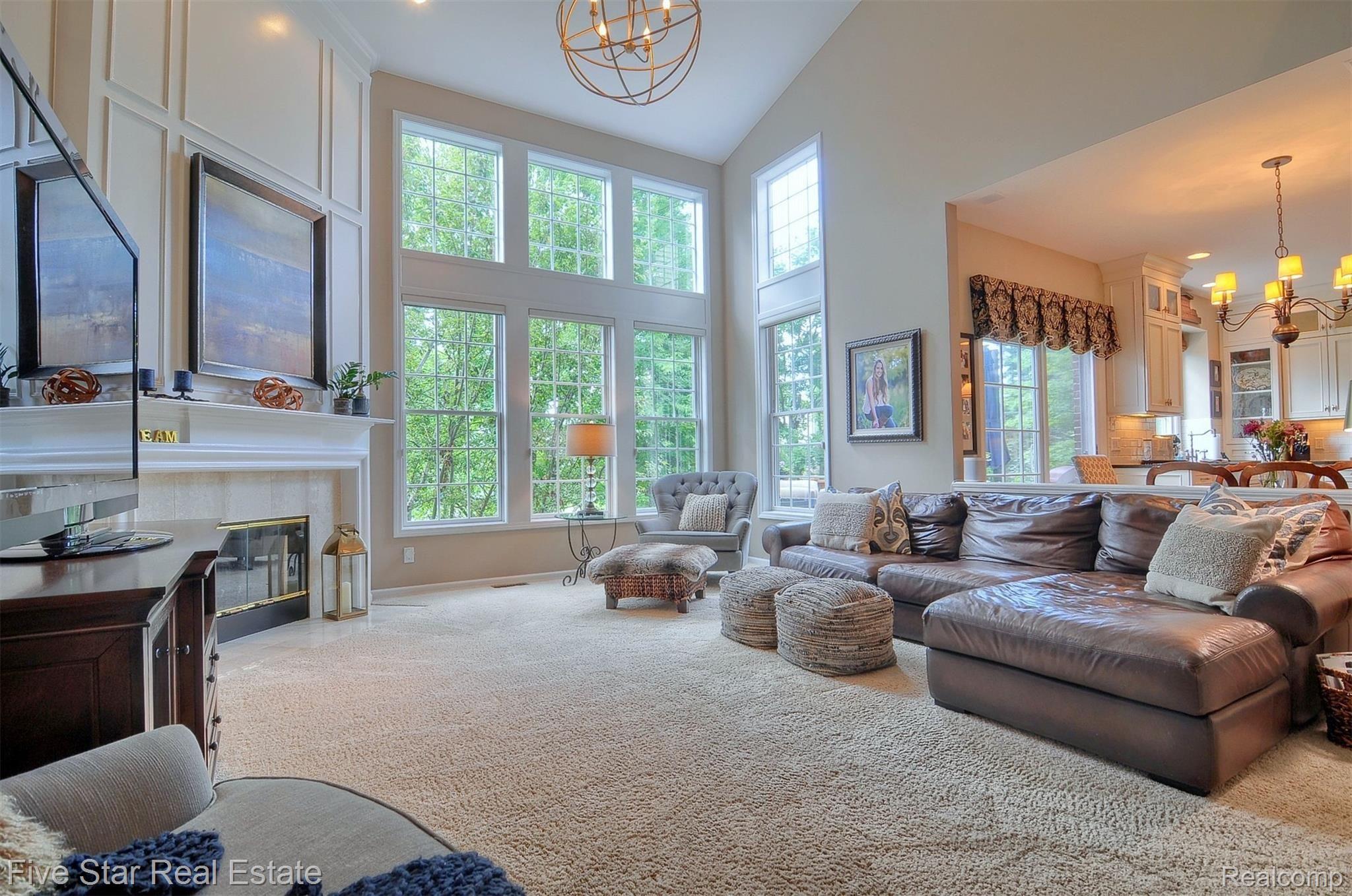 720 Loggers Circle Rochester, MI 48307 - Photo 21 of 63 21-Family Room 2nd View.jpg