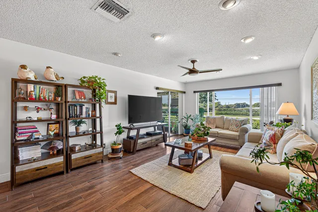 $249,900 | 13465 Fishtail Palm Court, Unit D, Delray Beach, FL 33484