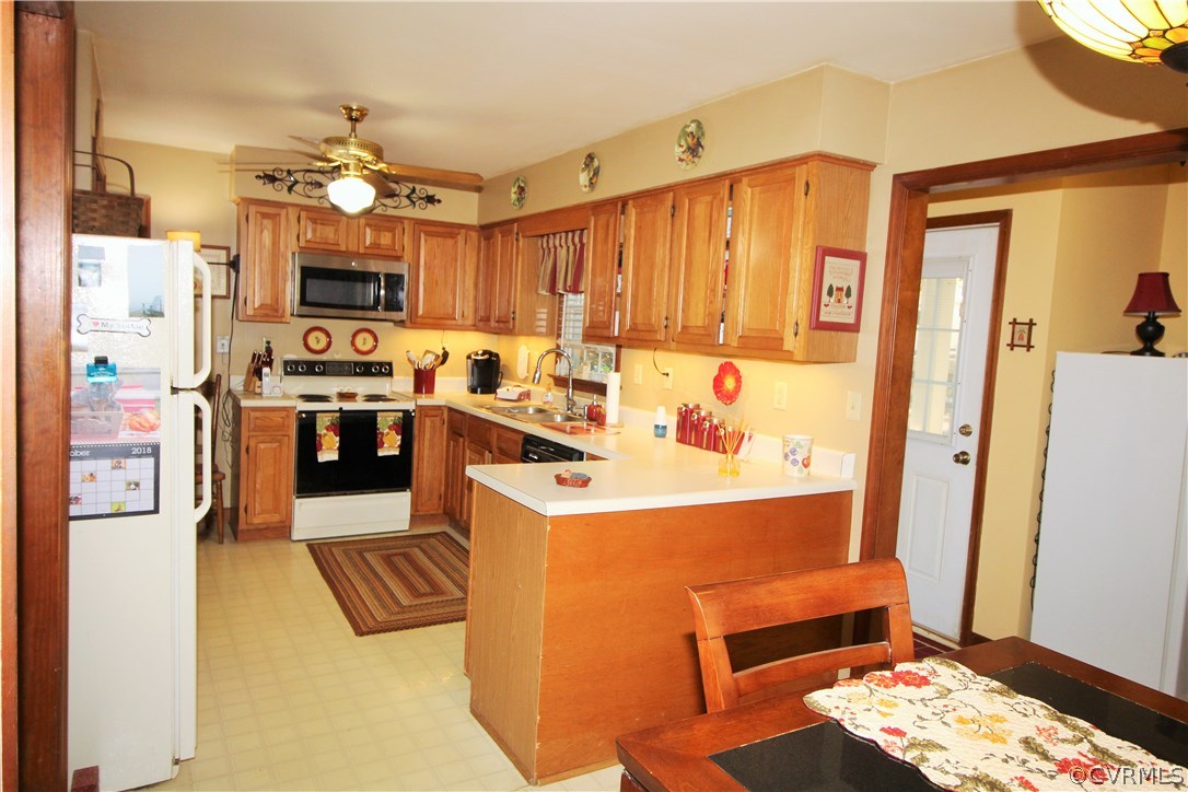 2704 Ridgeview Road Powhatan, VA 23139 - Photo 8 of 22 Gallery Image 8