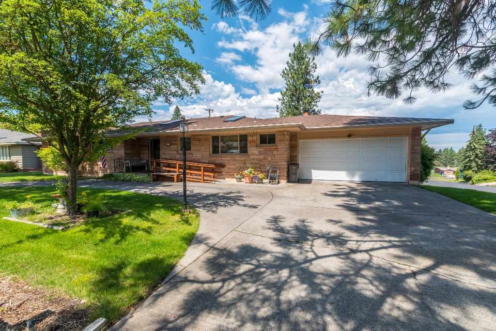 422 West Cascade Way Spokane, WA 99208 - Photo 1 of 20 Gallery Image 1