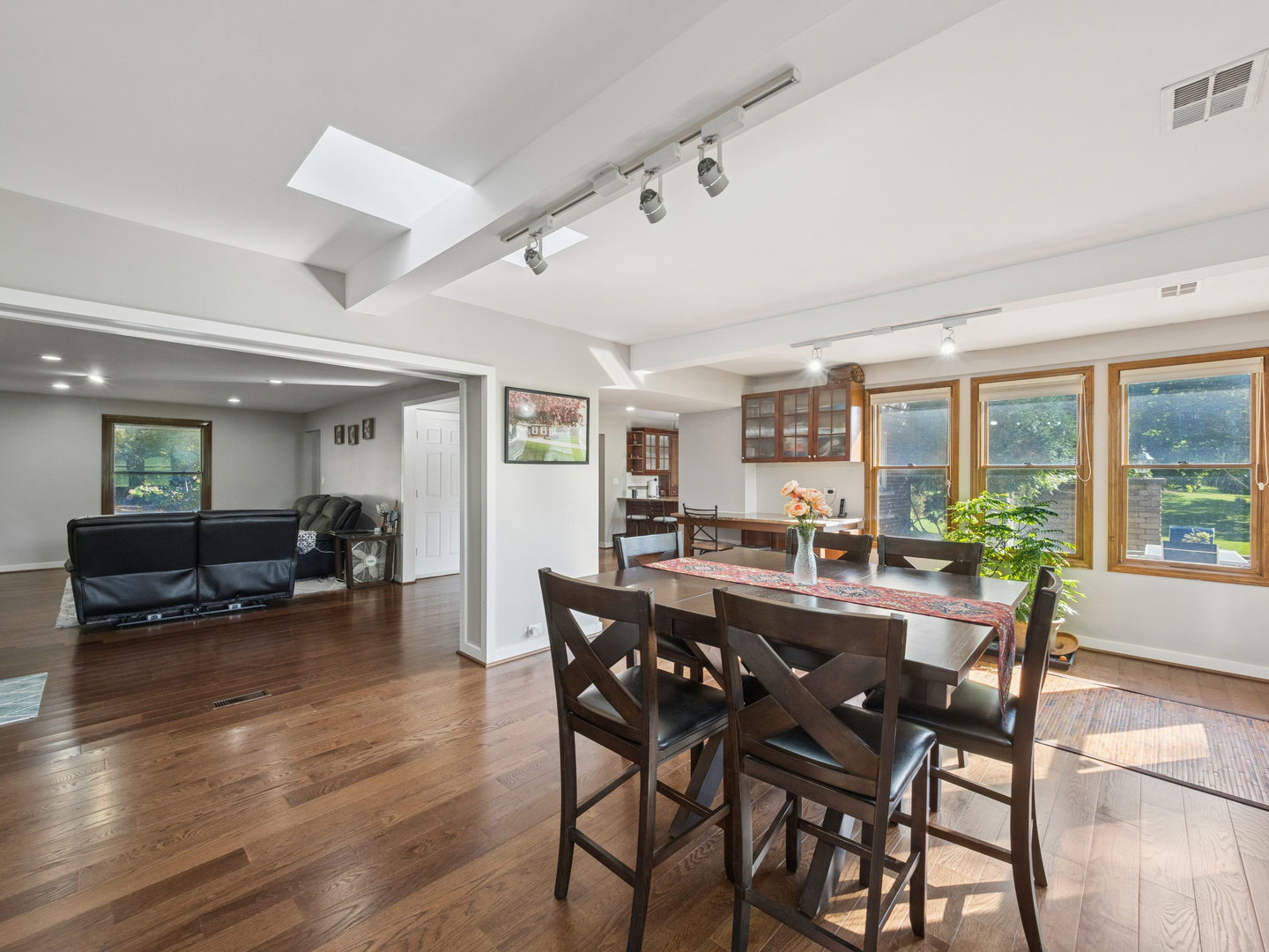 152 South Ela Road Barrington, IL 60010 - Photo 6 of 37