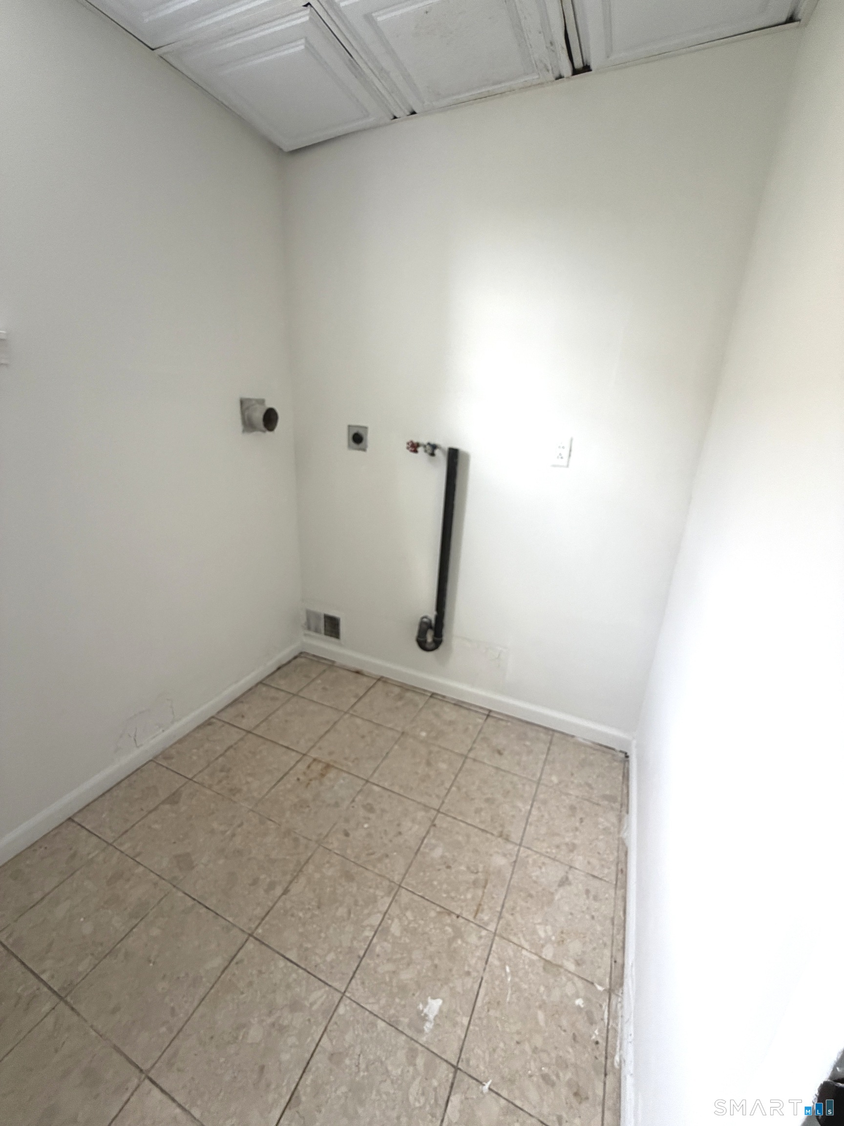 167 George Street Hartford, CT 06114 - Photo 31 of 33