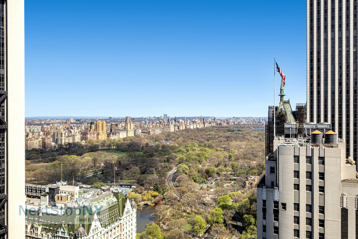 721 5th Avenue, Unit 48K Manhattan, NY 10022 - Photo 12 of 15 a view of a balcony